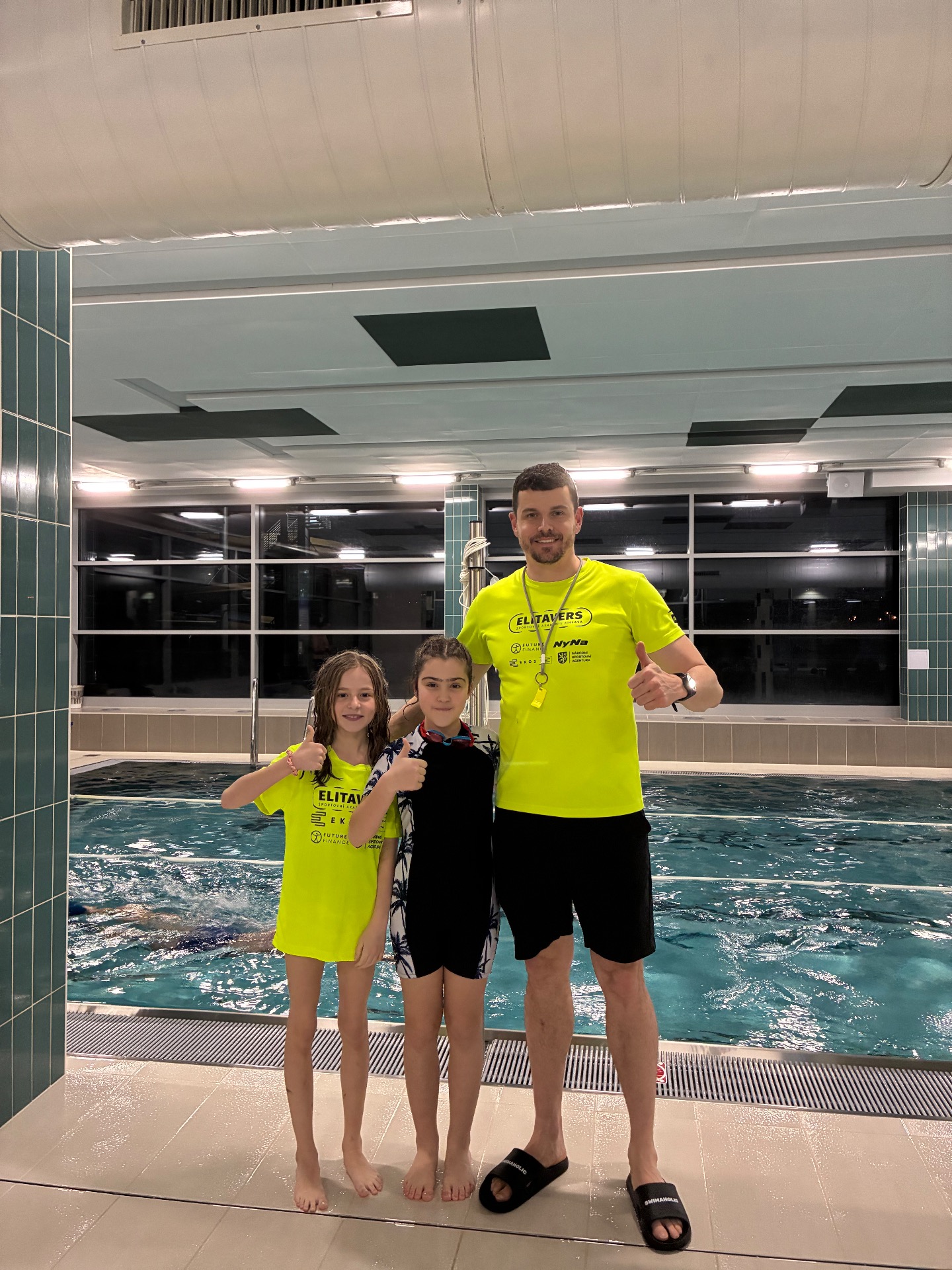 Trenér Libor s Glorií a Terkou po závodě 